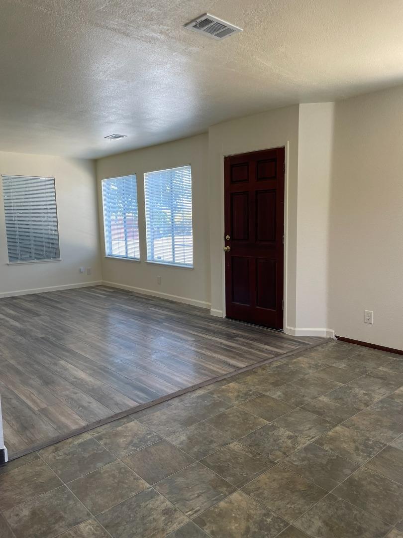 Detail Gallery Image 5 of 24 For 1752 Beech St, Santa Clara,  CA 95054 - 3 Beds | 2 Baths