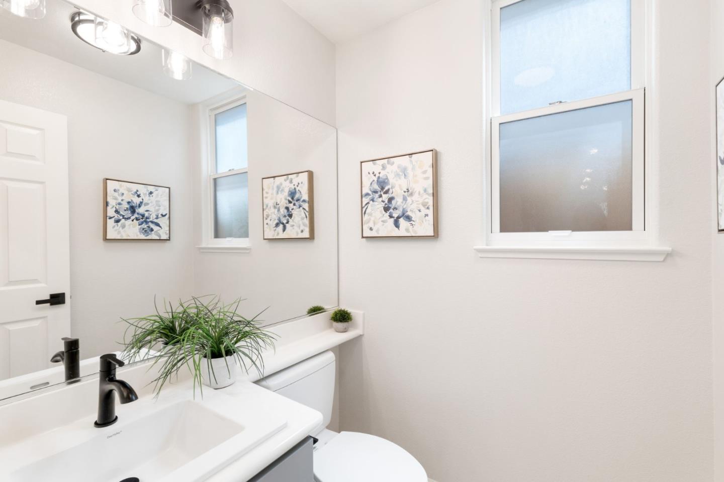 Detail Gallery Image 15 of 33 For 4681 La Crescent Loop, San Jose,  CA 95136 - 4 Beds | 2/1 Baths