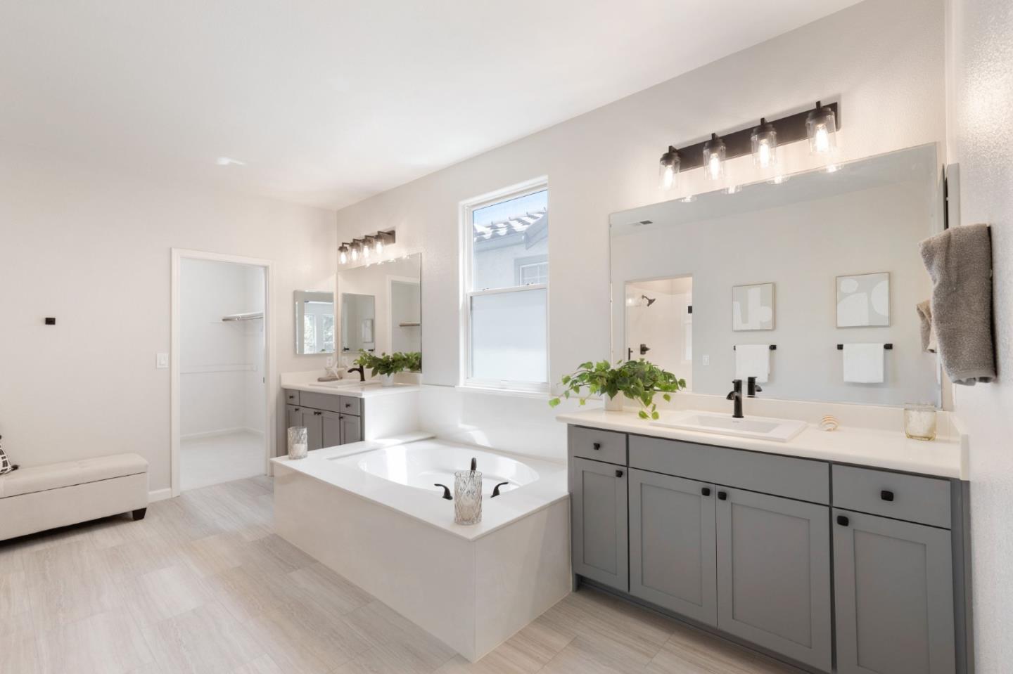 Detail Gallery Image 19 of 33 For 4681 La Crescent Loop, San Jose,  CA 95136 - 4 Beds | 2/1 Baths