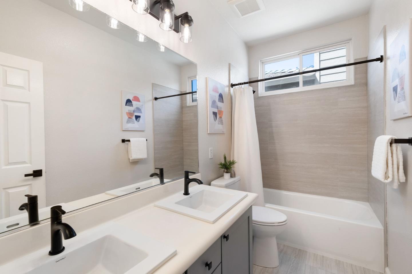 Detail Gallery Image 23 of 33 For 4681 La Crescent Loop, San Jose,  CA 95136 - 4 Beds | 2/1 Baths