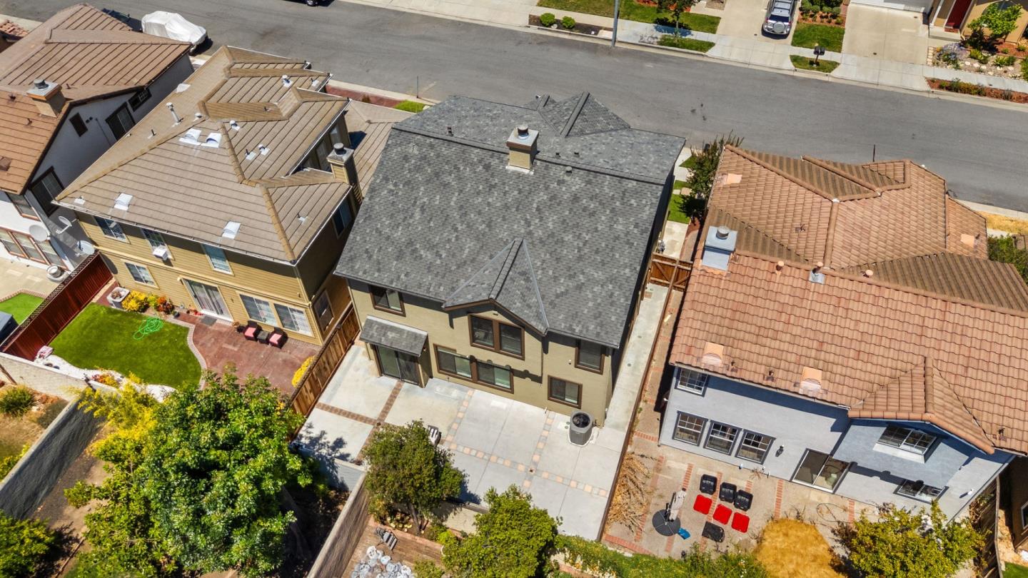 Detail Gallery Image 31 of 33 For 4681 La Crescent Loop, San Jose,  CA 95136 - 4 Beds | 2/1 Baths