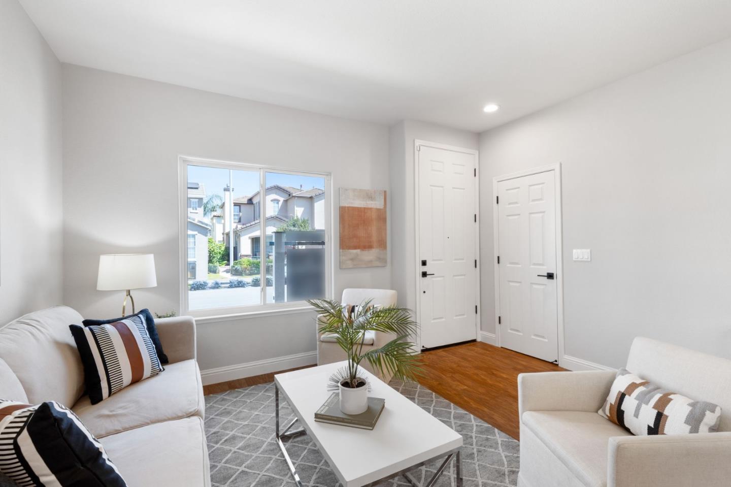 Detail Gallery Image 4 of 33 For 4681 La Crescent Loop, San Jose,  CA 95136 - 4 Beds | 2/1 Baths