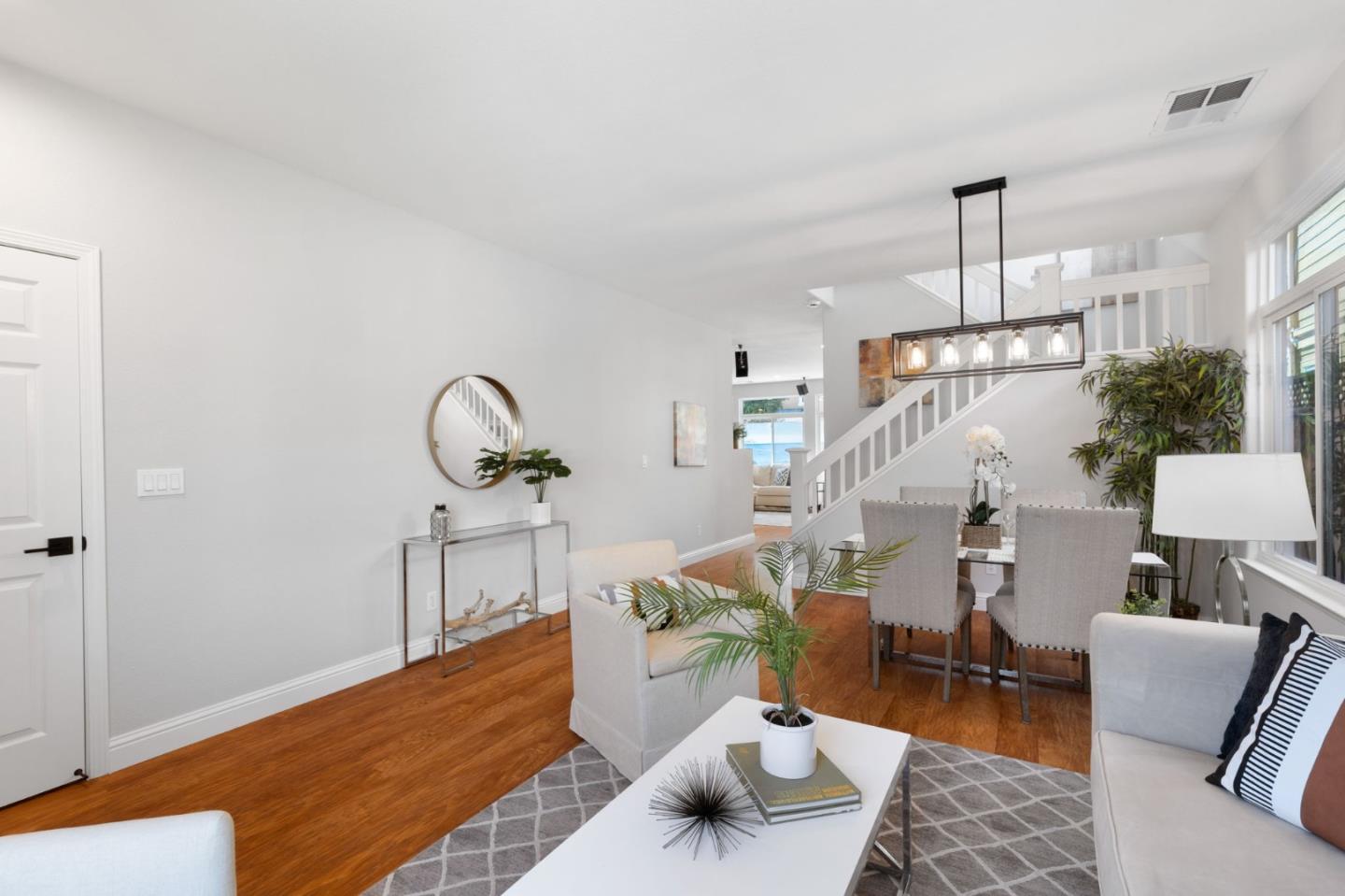 Detail Gallery Image 5 of 33 For 4681 La Crescent Loop, San Jose,  CA 95136 - 4 Beds | 2/1 Baths