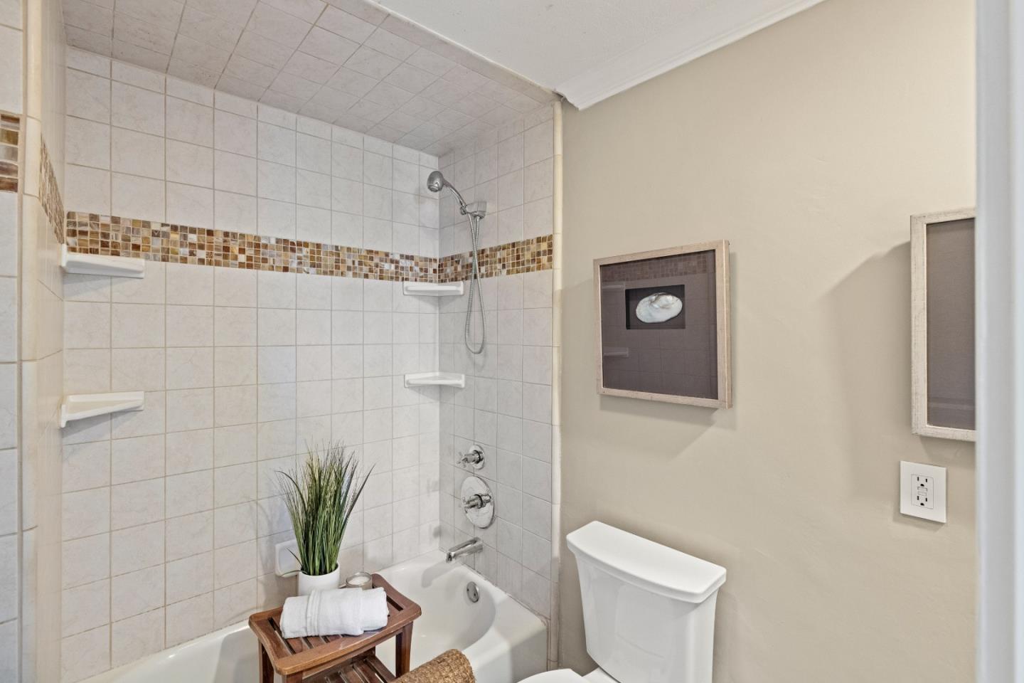 Detail Gallery Image 12 of 21 For 1475 Hilby Ave, Seaside,  CA 93955 - 2 Beds | 1 Baths