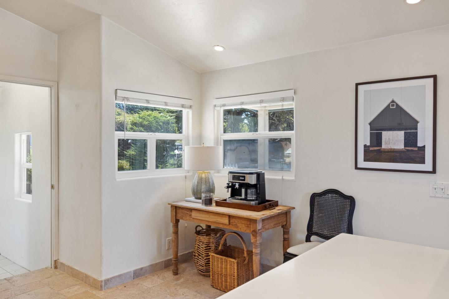 Detail Gallery Image 9 of 21 For 1475 Hilby Ave, Seaside,  CA 93955 - 2 Beds | 1 Baths