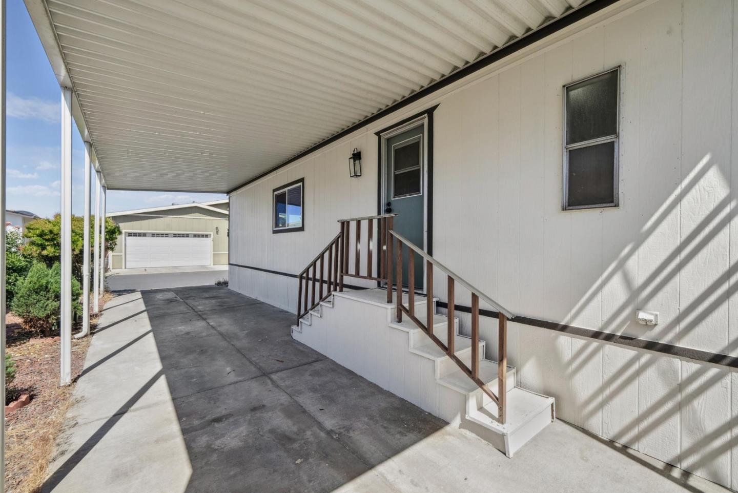 Detail Gallery Image 3 of 38 For 423 Chateau La Salle Dr #423,  San Jose,  CA 95111 - 2 Beds | 2 Baths