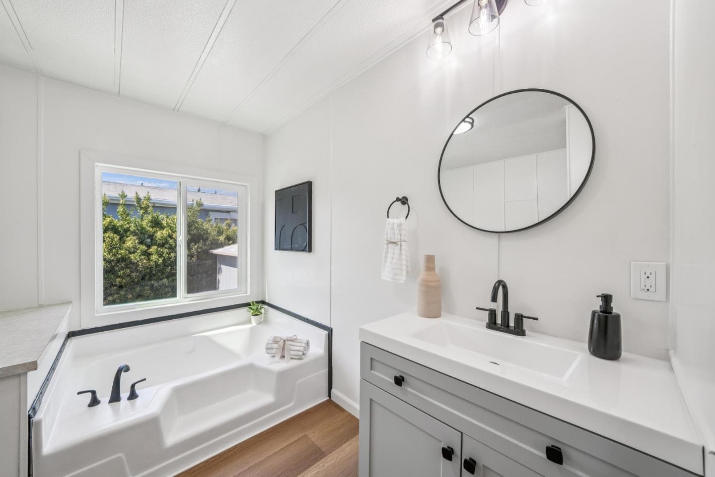 Detail Gallery Image 31 of 38 For 423 Chateau La Salle Dr #423,  San Jose,  CA 95111 - 2 Beds | 2 Baths