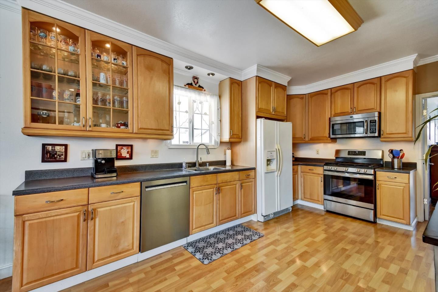Detail Gallery Image 13 of 35 For 241 Terrace Ave, San Bruno,  CA 94066 - 2 Beds | 1 Baths