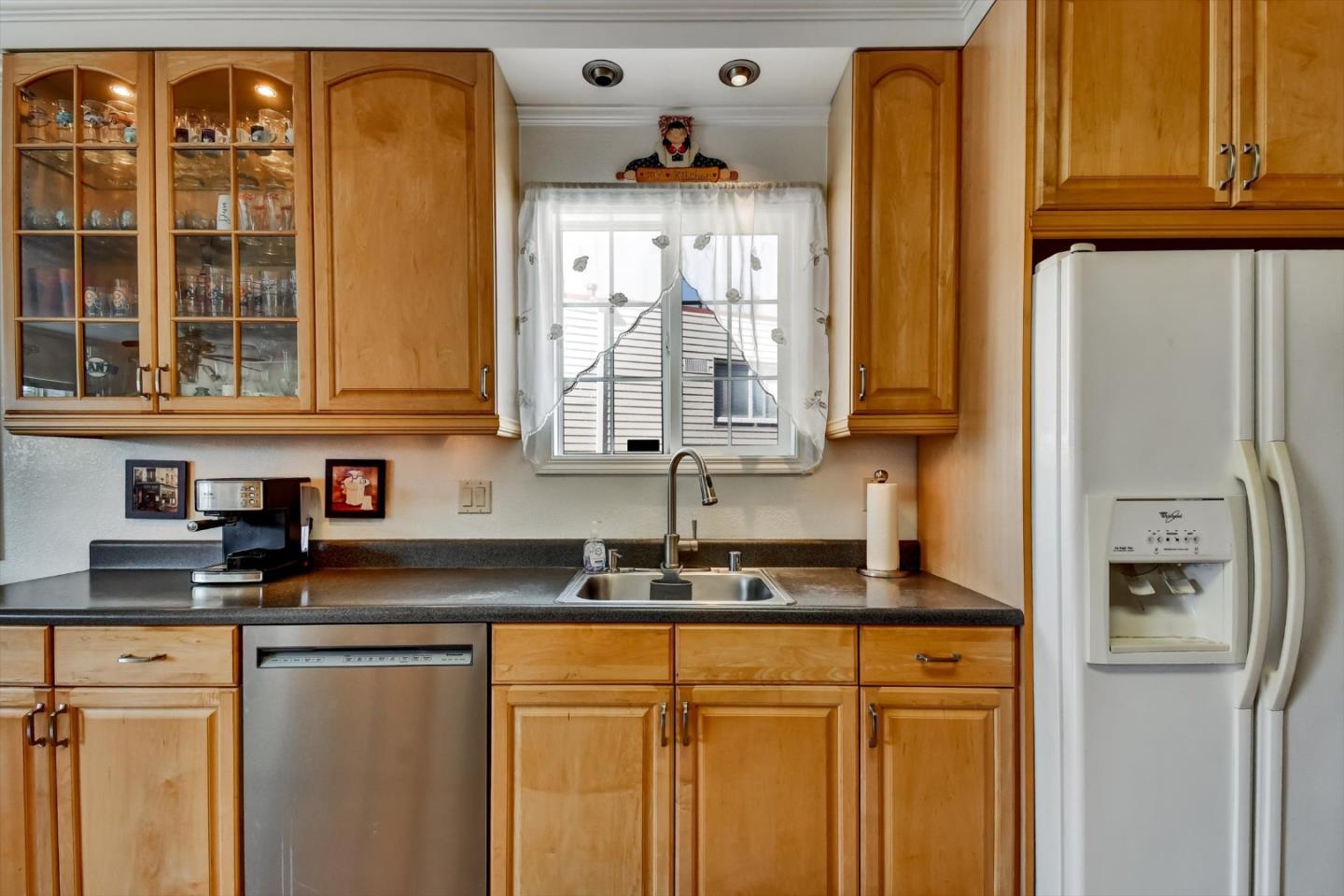 Detail Gallery Image 14 of 35 For 241 Terrace Ave, San Bruno,  CA 94066 - 2 Beds | 1 Baths