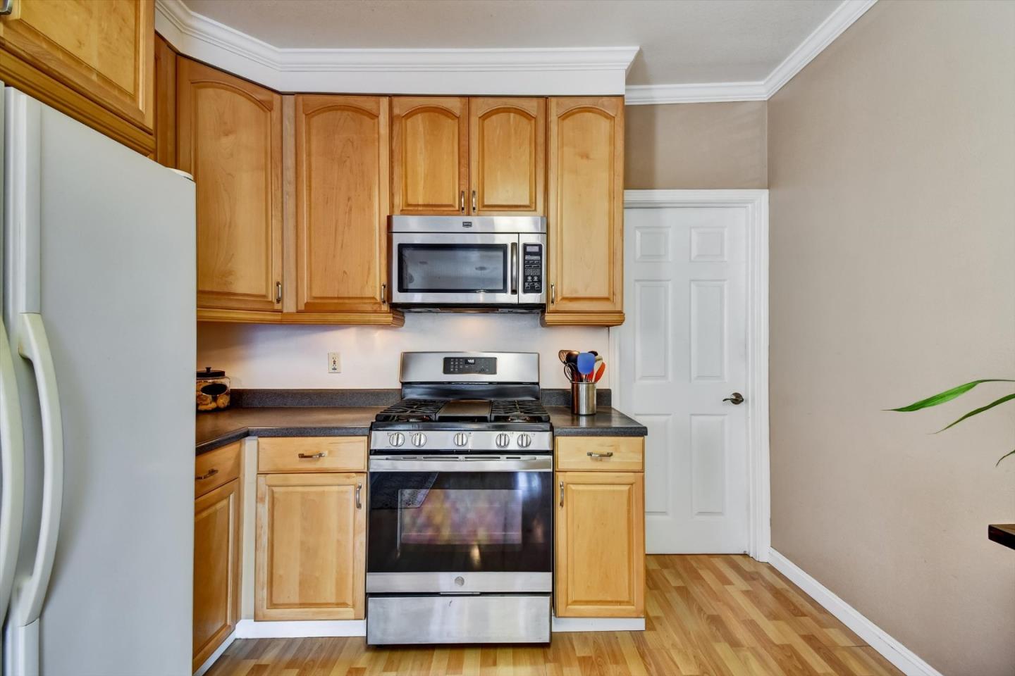 Detail Gallery Image 15 of 35 For 241 Terrace Ave, San Bruno,  CA 94066 - 2 Beds | 1 Baths