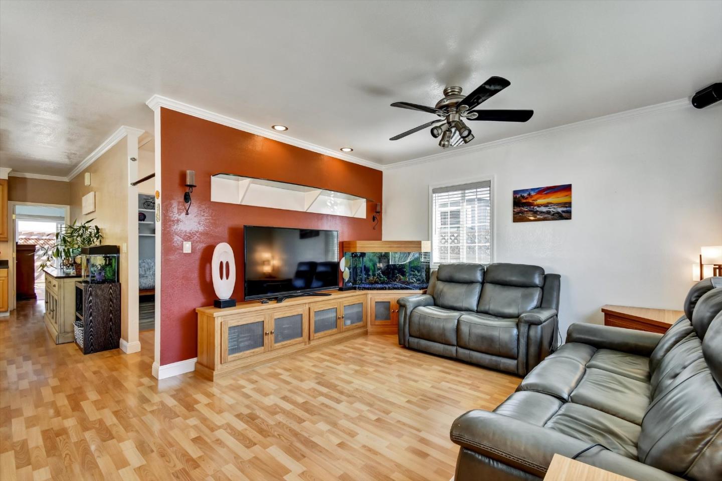 Detail Gallery Image 4 of 35 For 241 Terrace Ave, San Bruno,  CA 94066 - 2 Beds | 1 Baths