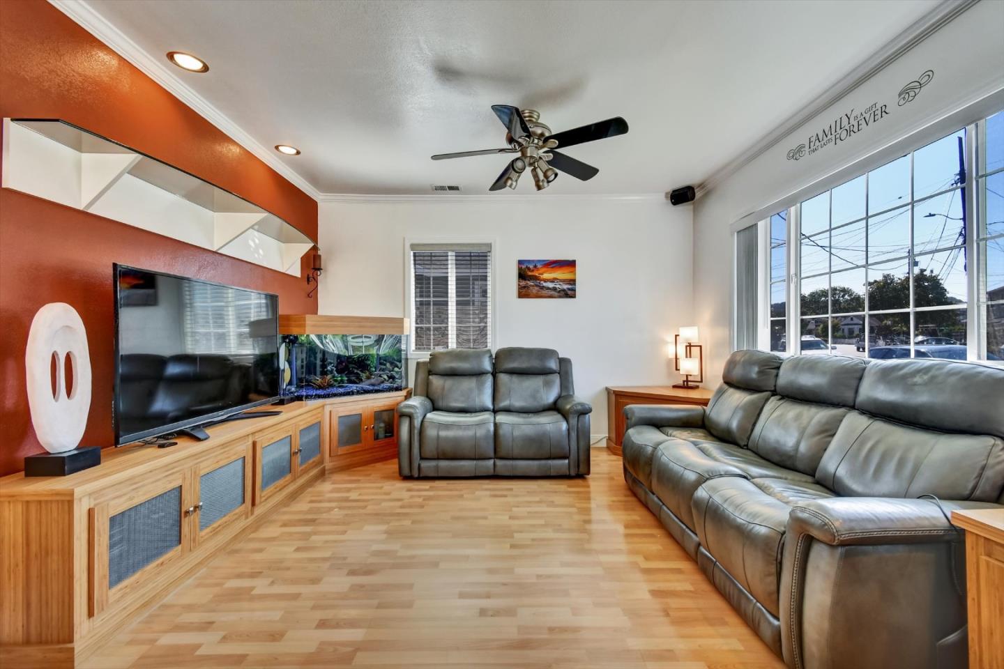 Detail Gallery Image 5 of 35 For 241 Terrace Ave, San Bruno,  CA 94066 - 2 Beds | 1 Baths