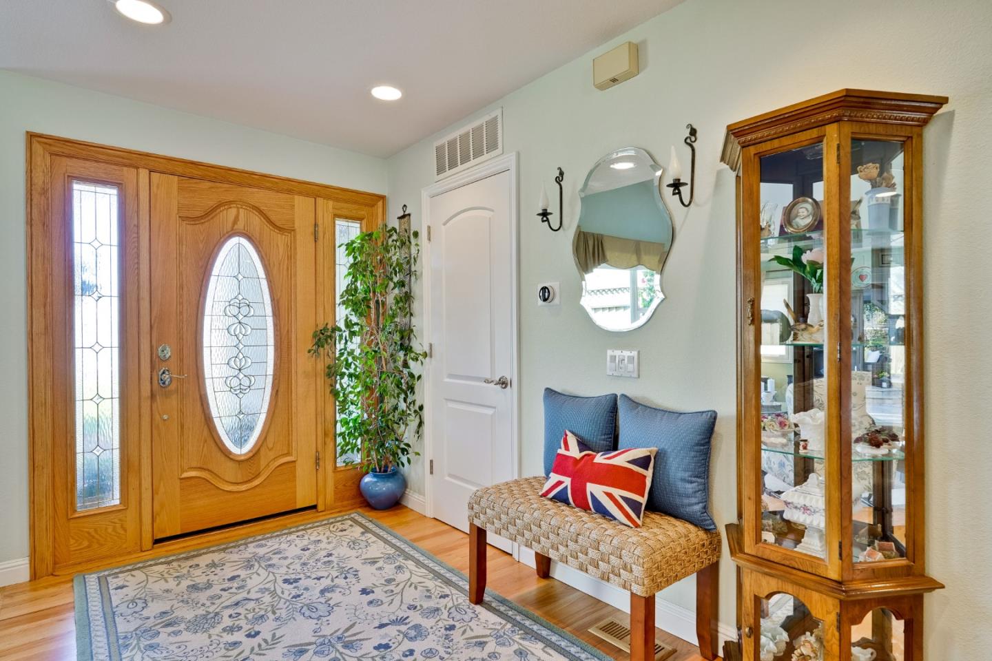 Detail Gallery Image 6 of 149 For 6449 Curie Ct, San Jose,  CA 95123 - 4 Beds | 2/1 Baths