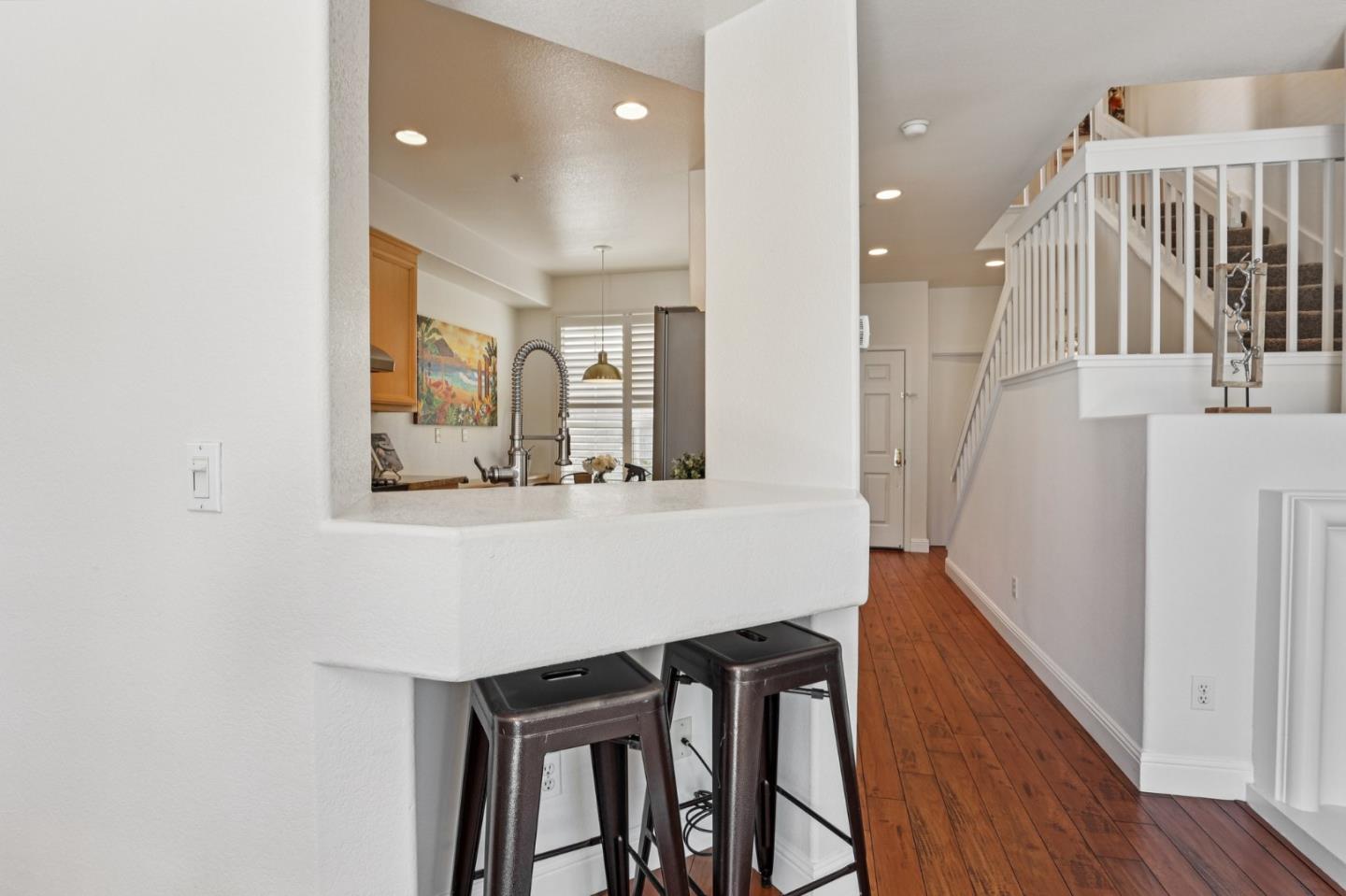 Detail Gallery Image 18 of 32 For 595 Shoal Cir, Redwood Shores,  CA 94065 - 2 Beds | 2/1 Baths