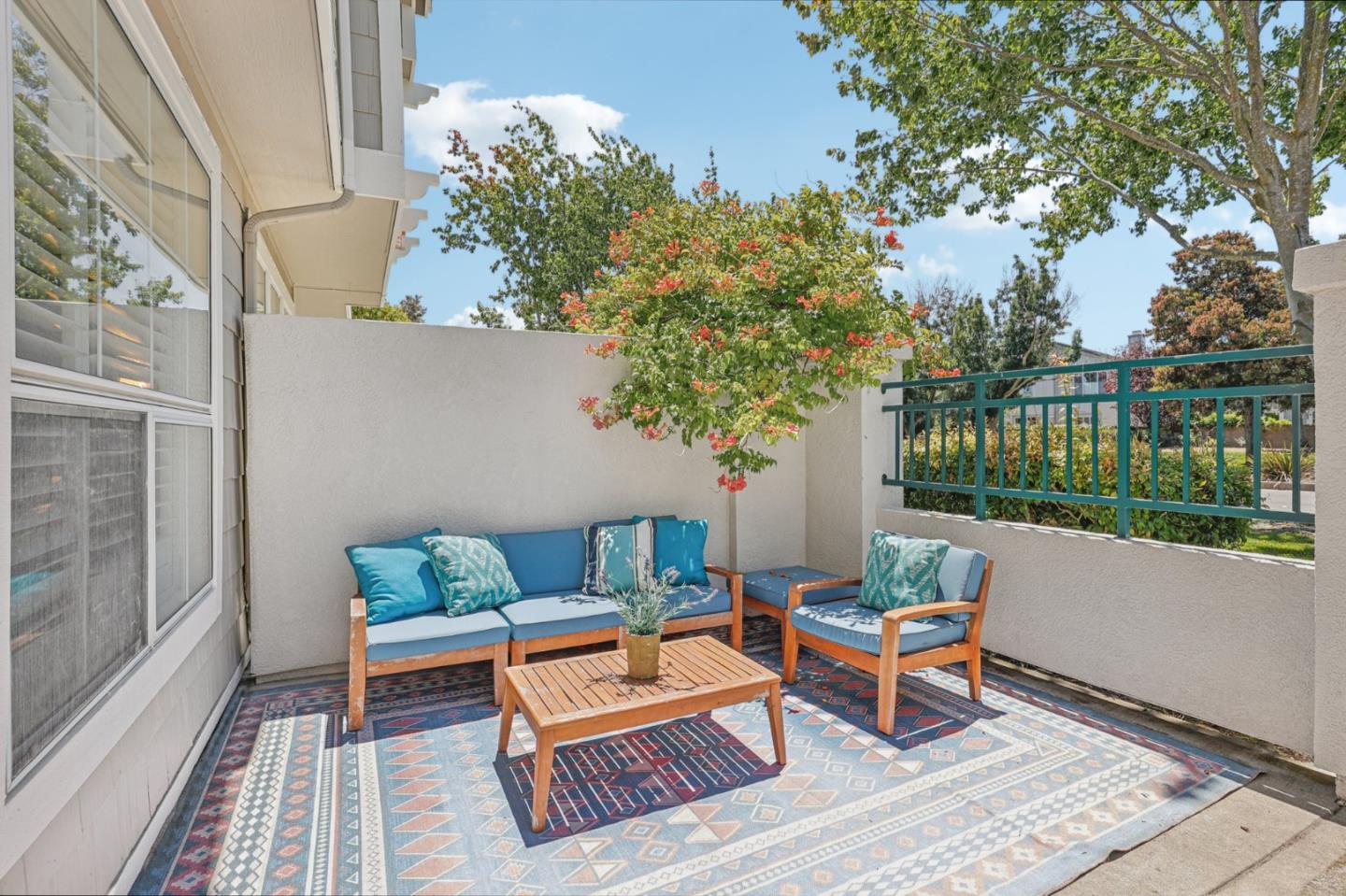 Detail Gallery Image 27 of 32 For 595 Shoal Cir, Redwood Shores,  CA 94065 - 2 Beds | 2/1 Baths