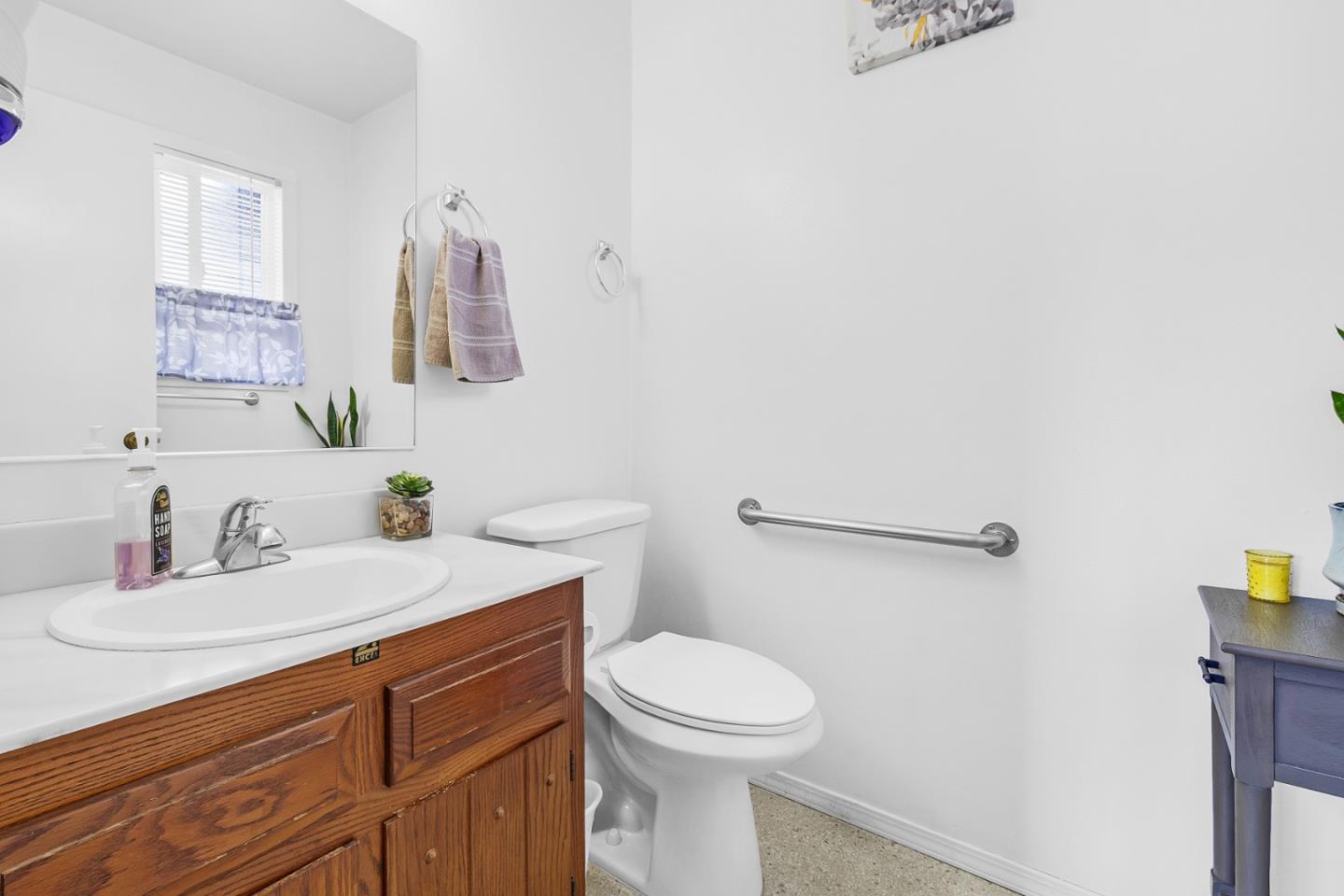 Detail Gallery Image 13 of 21 For 401 Spruce Cir, Watsonville,  CA 95076 - 2 Beds | 2 Baths