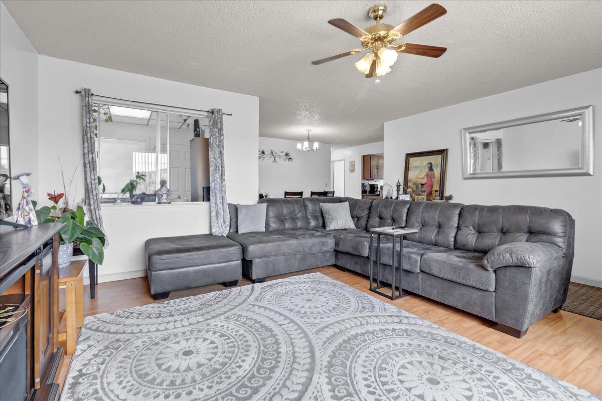Detail Gallery Image 6 of 21 For 401 Spruce Cir, Watsonville,  CA 95076 - 2 Beds | 2 Baths