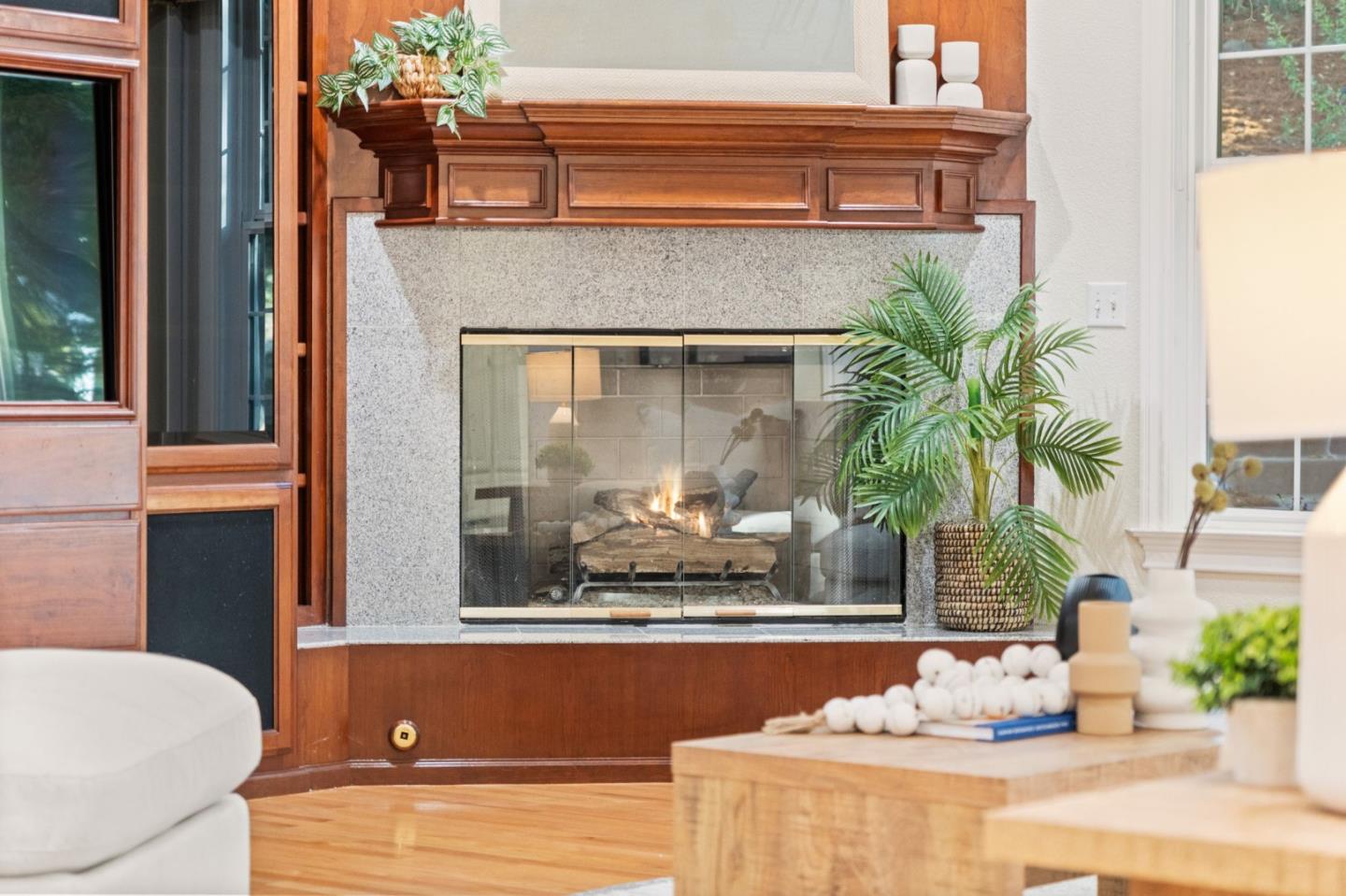 Detail Gallery Image 10 of 78 For 1925 Mantelli Dr, Gilroy,  CA 95020 - 5 Beds | 3/1 Baths