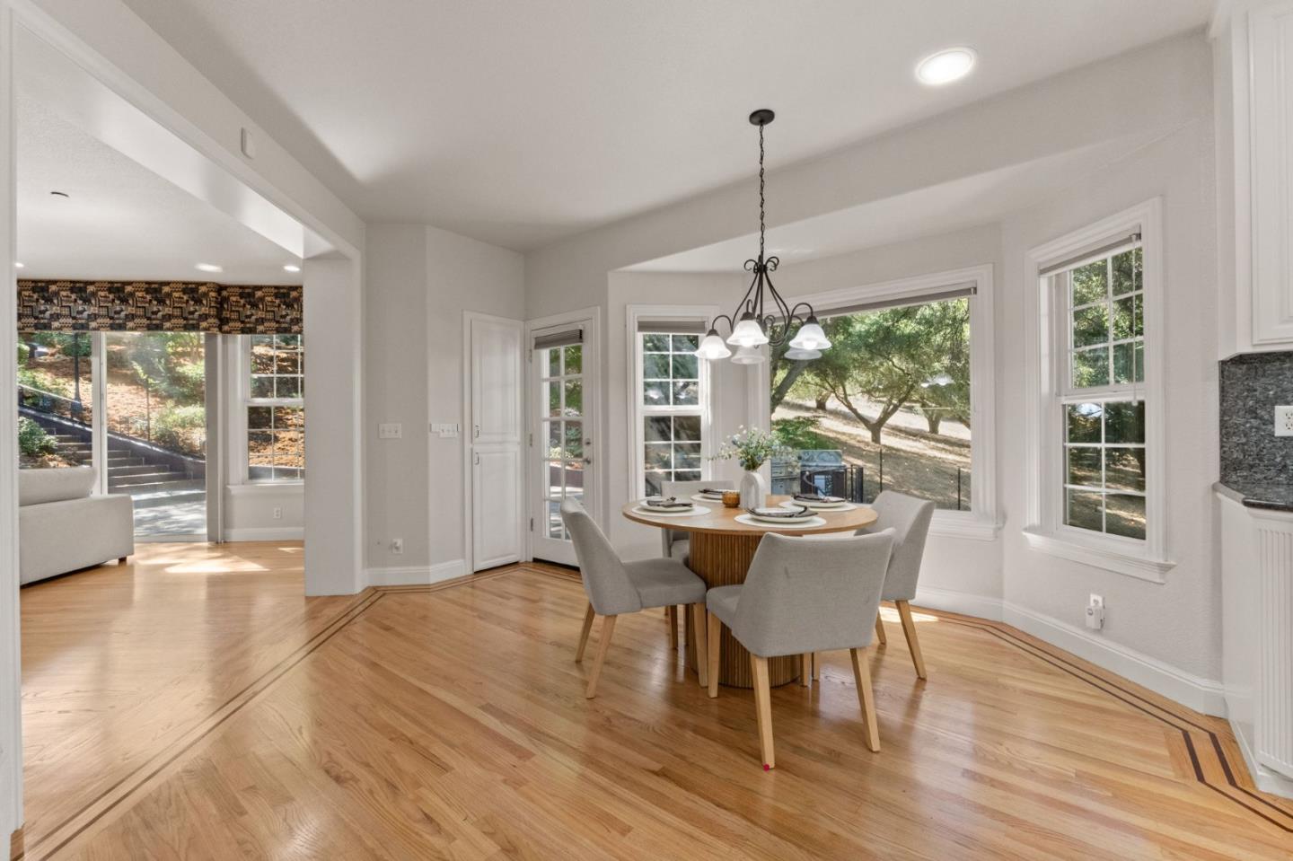 Detail Gallery Image 12 of 78 For 1925 Mantelli Dr, Gilroy,  CA 95020 - 5 Beds | 3/1 Baths