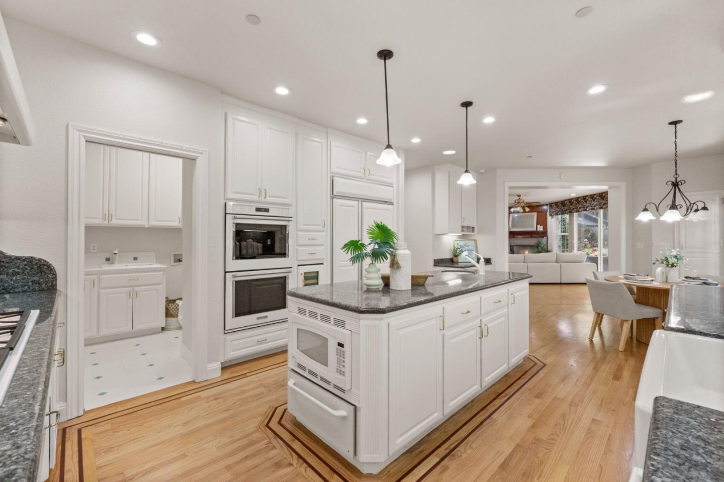 Detail Gallery Image 16 of 78 For 1925 Mantelli Dr, Gilroy,  CA 95020 - 5 Beds | 3/1 Baths
