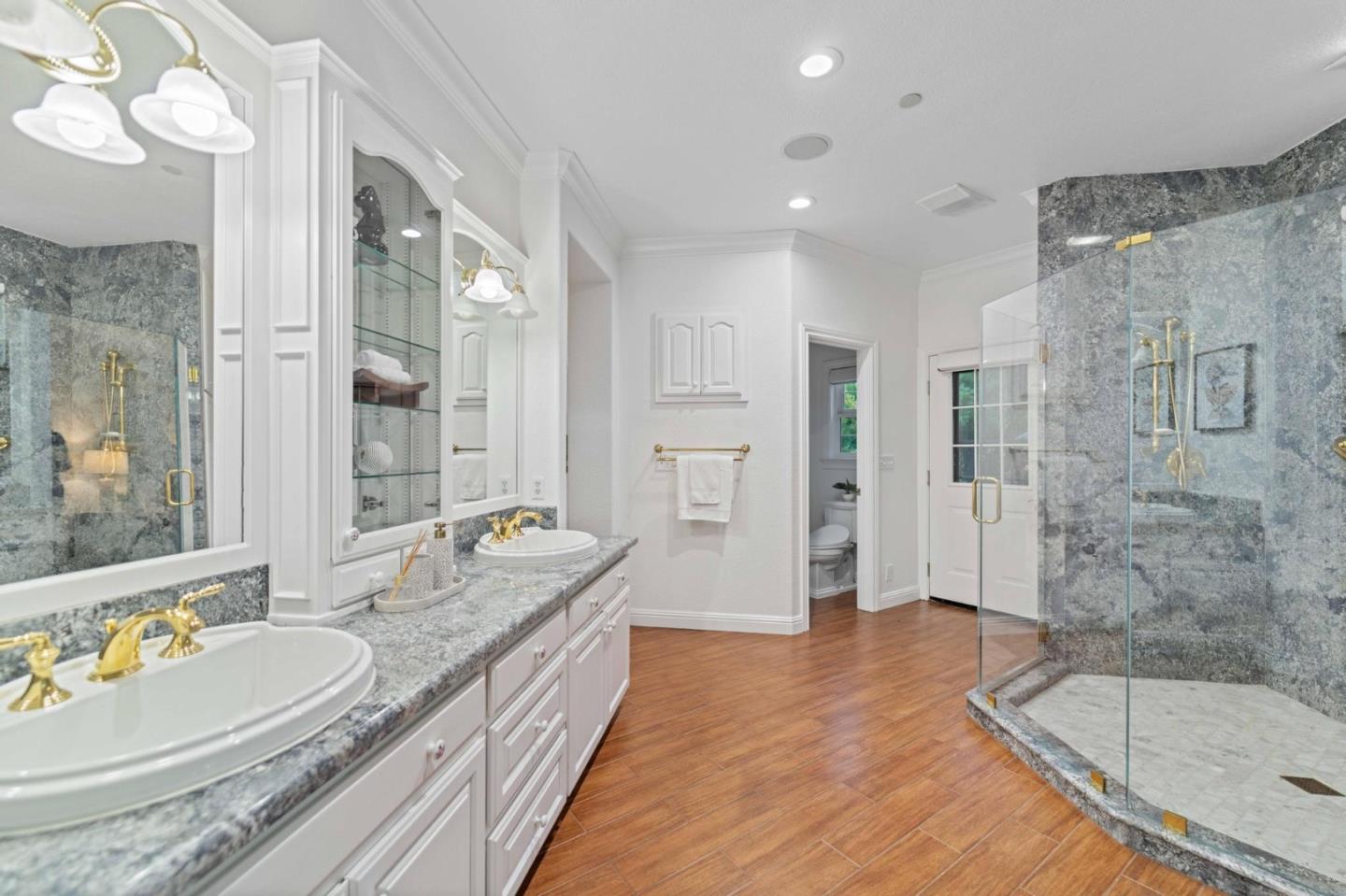 Detail Gallery Image 31 of 78 For 1925 Mantelli Dr, Gilroy,  CA 95020 - 5 Beds | 3/1 Baths