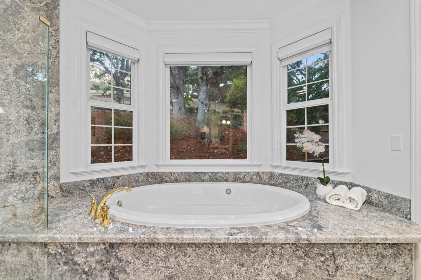 Detail Gallery Image 32 of 78 For 1925 Mantelli Dr, Gilroy,  CA 95020 - 5 Beds | 3/1 Baths