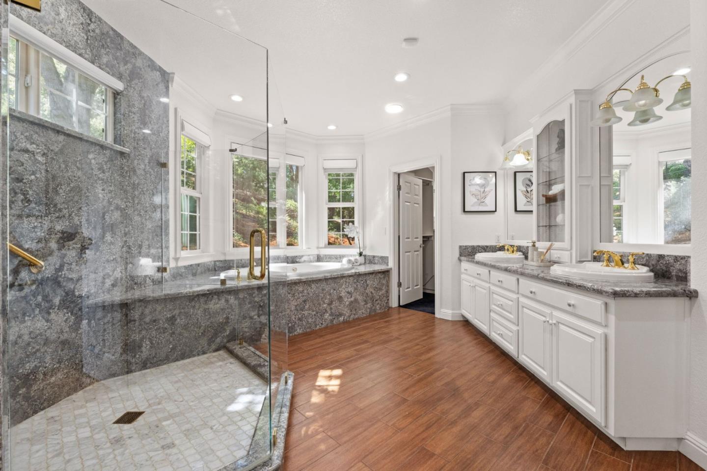 Detail Gallery Image 33 of 78 For 1925 Mantelli Dr, Gilroy,  CA 95020 - 5 Beds | 3/1 Baths