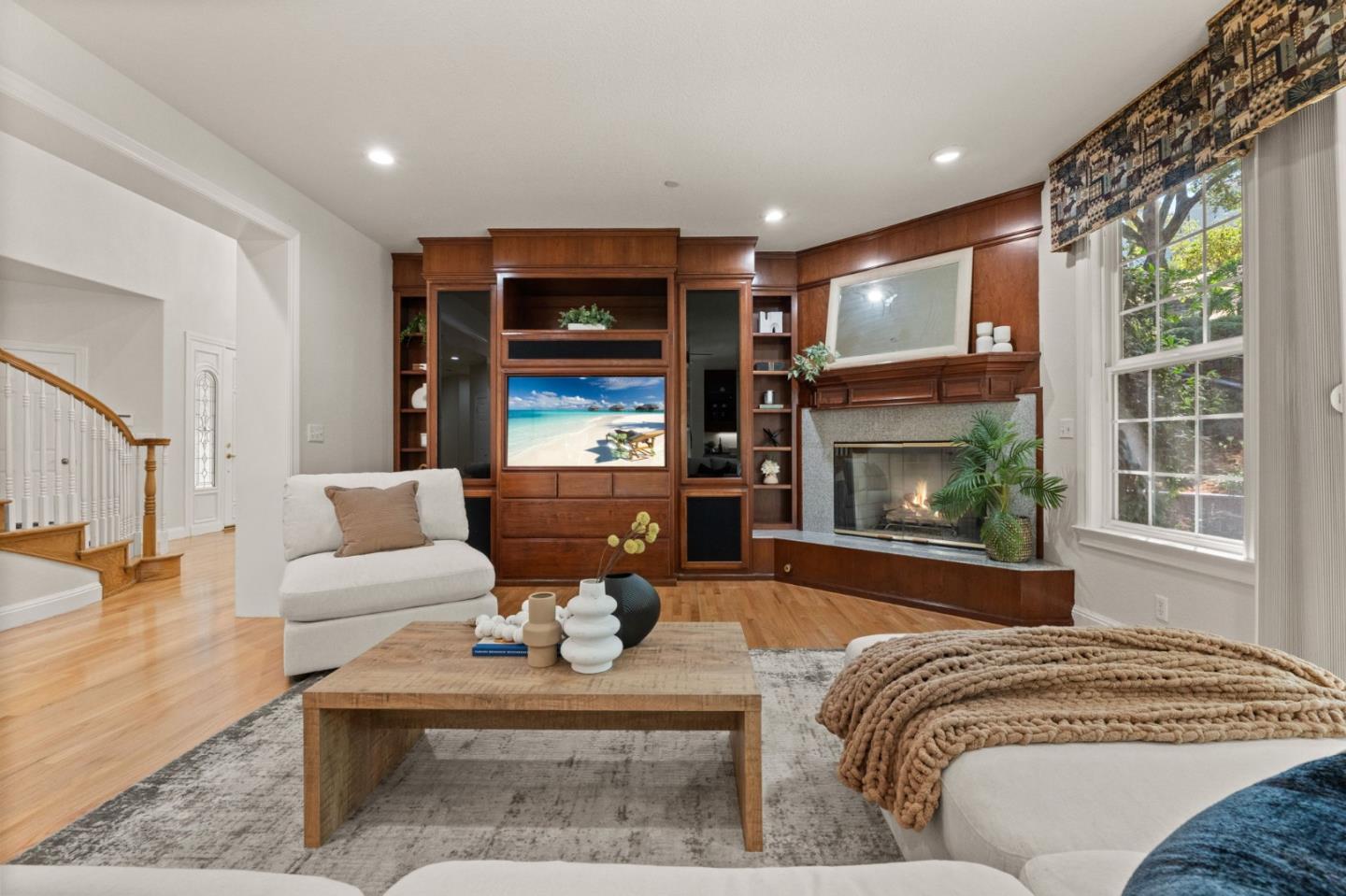 Detail Gallery Image 6 of 78 For 1925 Mantelli Dr, Gilroy,  CA 95020 - 5 Beds | 3/1 Baths