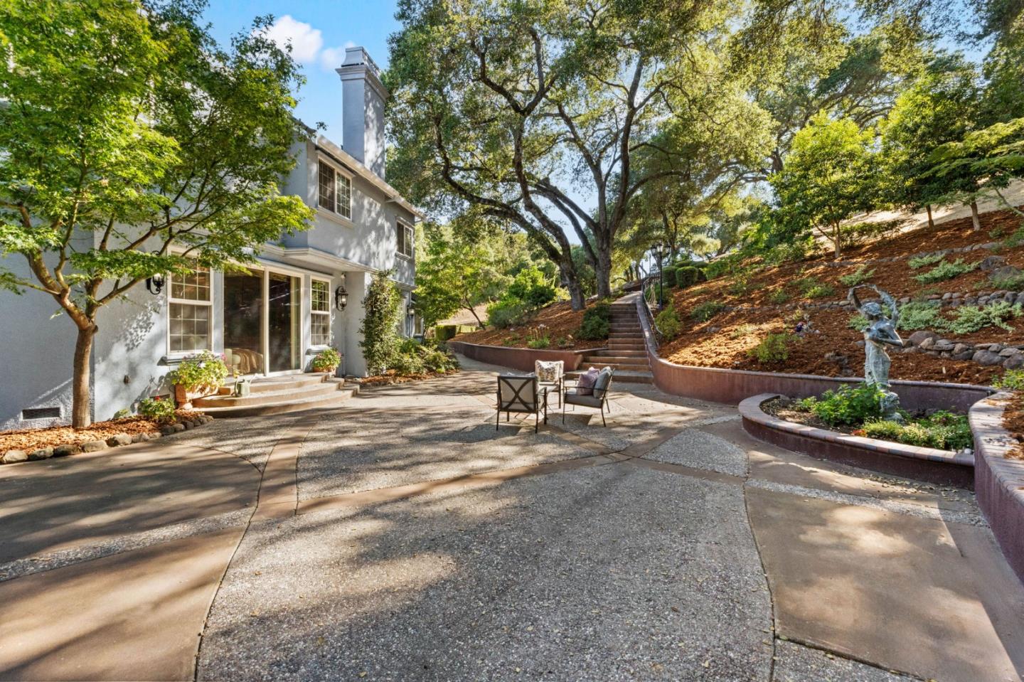 Detail Gallery Image 63 of 78 For 1925 Mantelli Dr, Gilroy,  CA 95020 - 5 Beds | 3/1 Baths