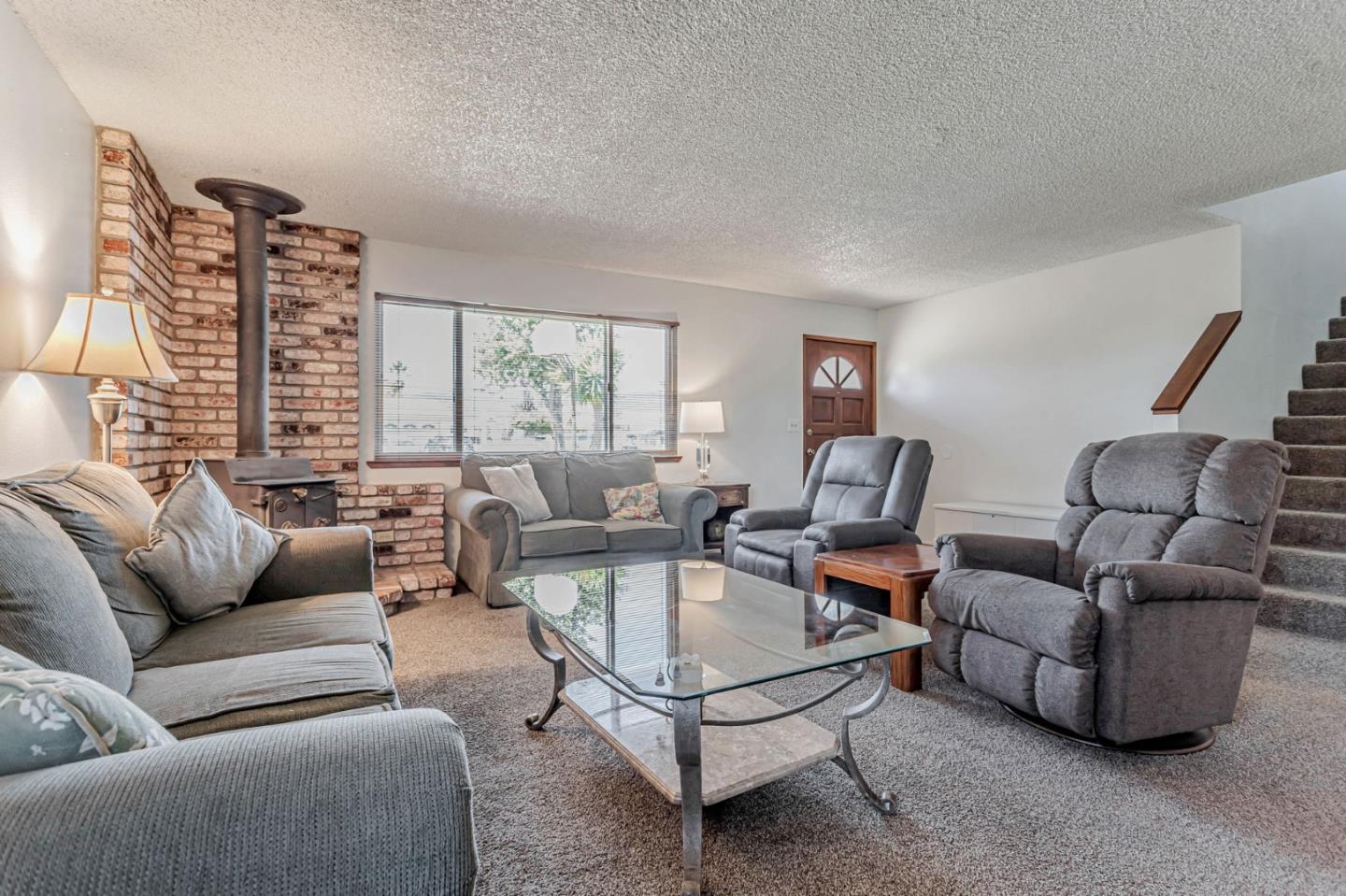 Detail Gallery Image 3 of 35 For 250 Arroyo Dr, Watsonville,  CA 95076 - 4 Beds | 3 Baths