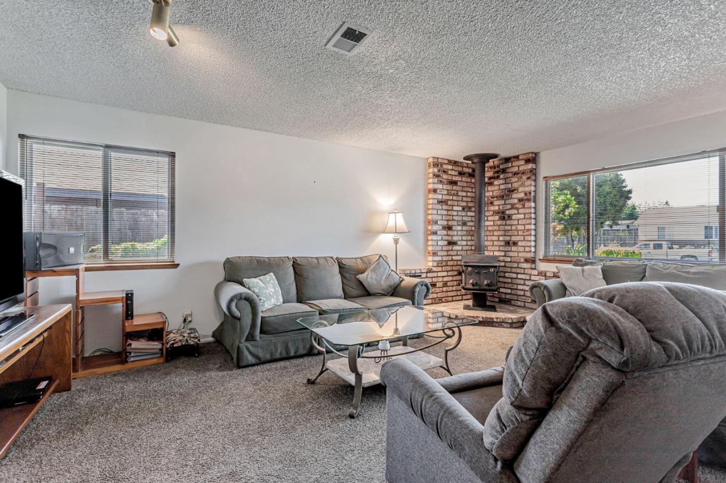 Detail Gallery Image 4 of 35 For 250 Arroyo Dr, Watsonville,  CA 95076 - 4 Beds | 3 Baths