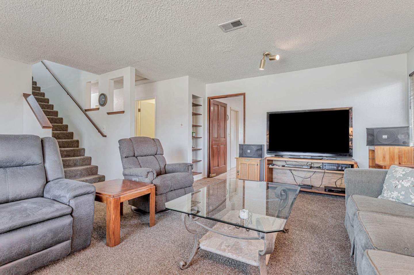 Detail Gallery Image 6 of 35 For 250 Arroyo Dr, Watsonville,  CA 95076 - 4 Beds | 3 Baths