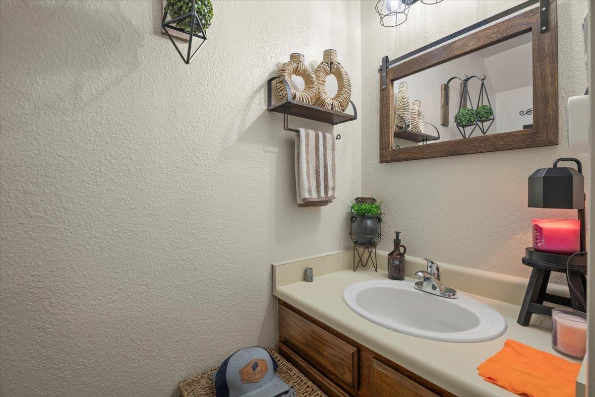 Detail Gallery Image 14 of 17 For 760 Fletcher Ln, Hayward,  CA 94544 - – Beds | – Baths