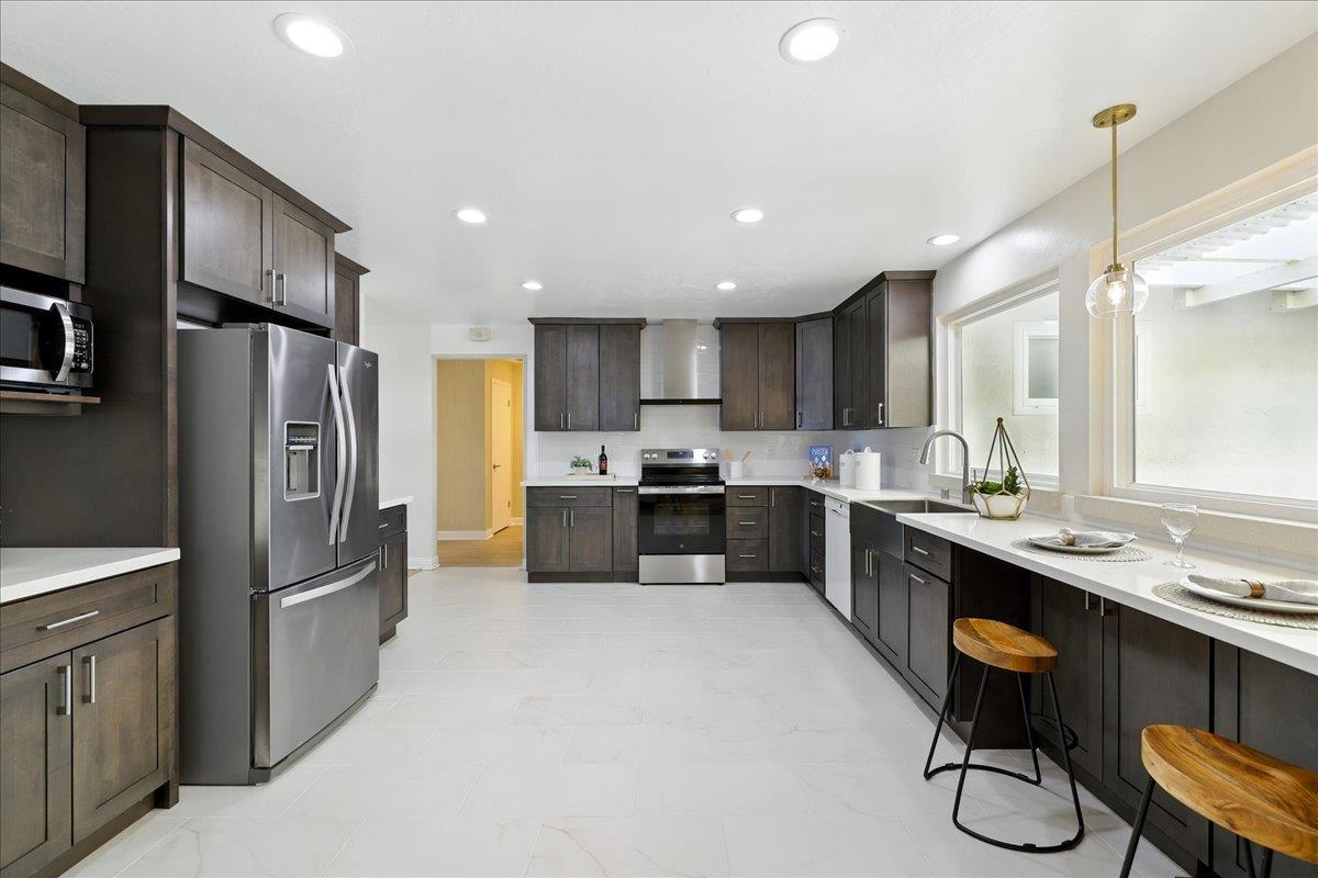 Detail Gallery Image 10 of 51 For 2574 Bing Ct, Union City,  CA 94587 - 4 Beds | 2 Baths