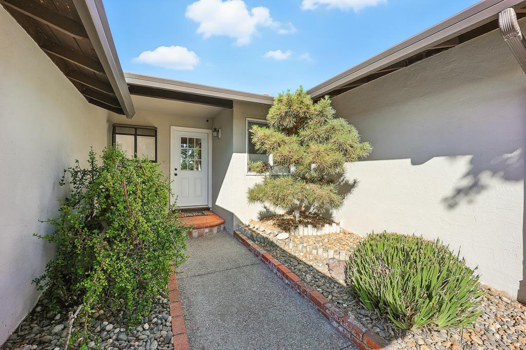 Detail Gallery Image 4 of 57 For 32461 Darlene Way, Union City,  CA 94587 - 4 Beds | 2 Baths