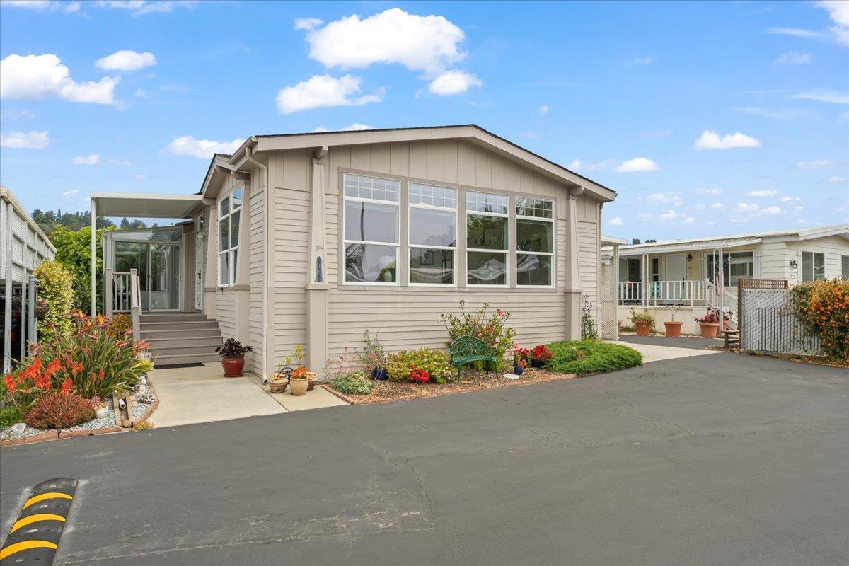 Detail Gallery Image 2 of 24 For 16 Primrose St #16,  Aptos,  CA 95003 - 3 Beds | 2 Baths