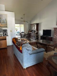 Detail Gallery Image 5 of 5 For 101 Citrus Ave, Los Banos,  CA 93635 - 3 Beds | 2 Baths