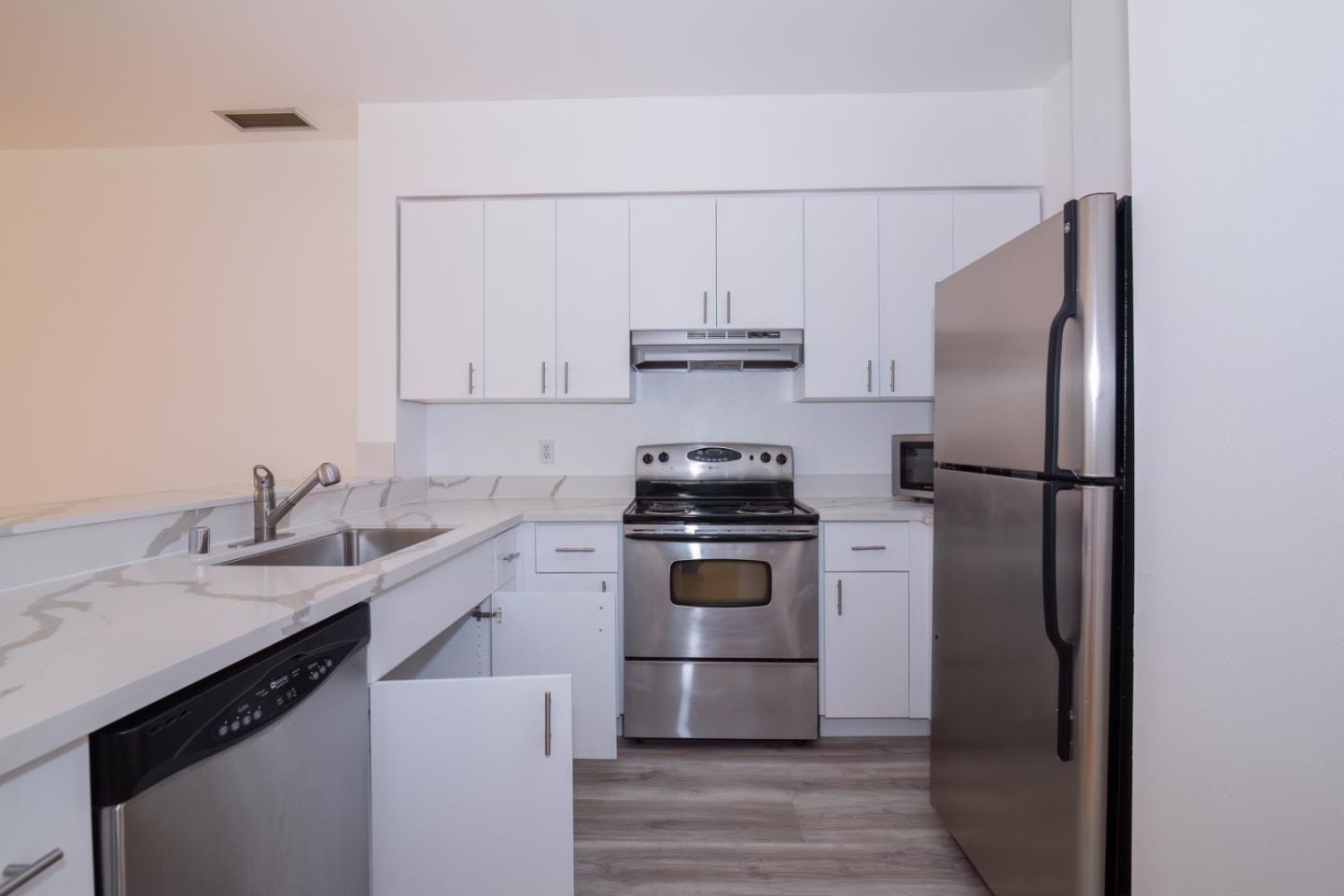 Detail Gallery Image 4 of 15 For 97 E Saint James St #48,  San Jose,  CA 95112 - 2 Beds | 2 Baths