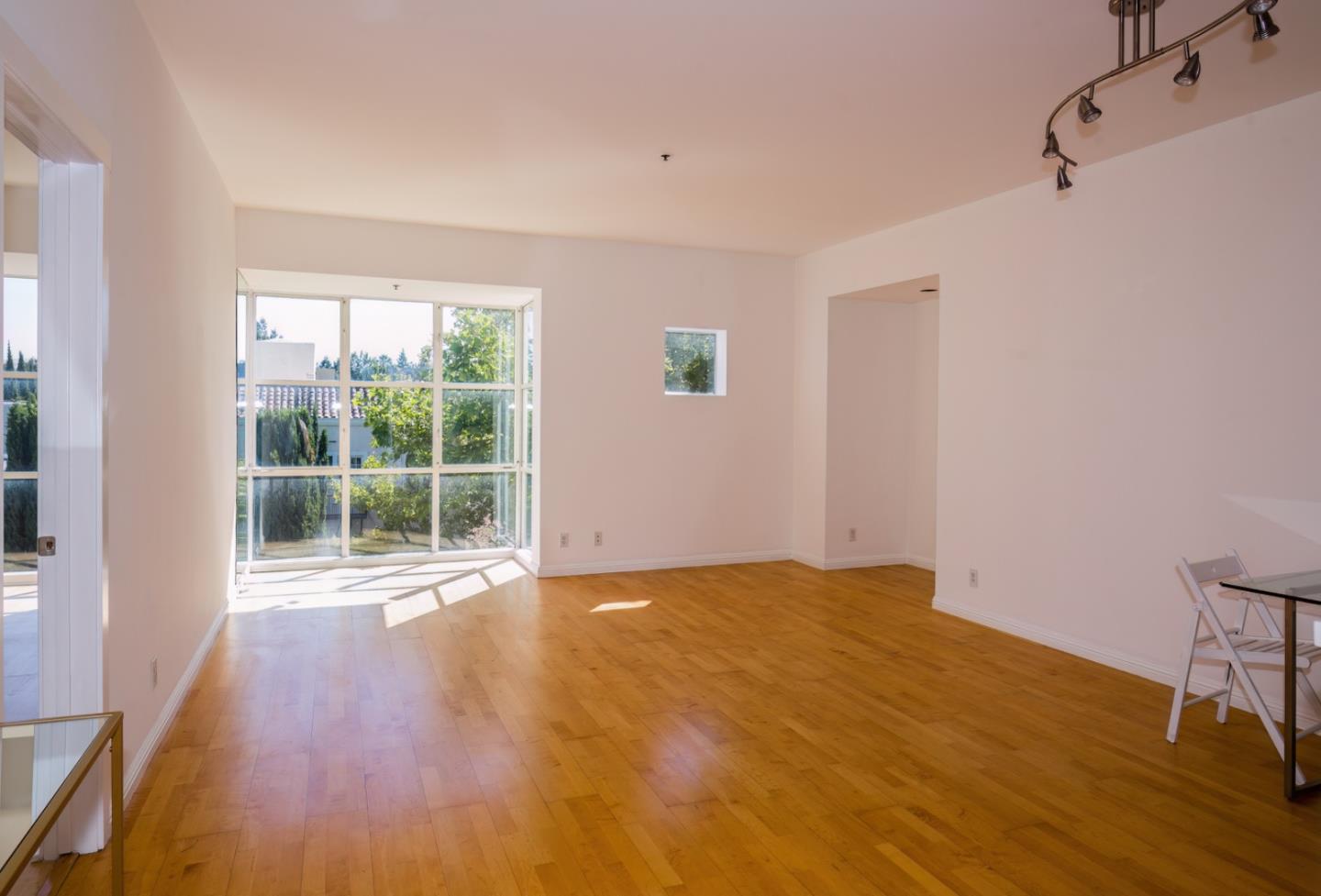 Detail Gallery Image 5 of 15 For 97 E Saint James St #48,  San Jose,  CA 95112 - 2 Beds | 2 Baths