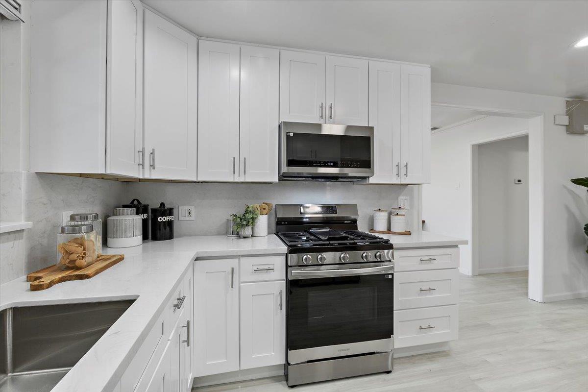 Detail Gallery Image 17 of 48 For 3562 Earl Dr, Santa Clara,  CA 95051 - 3 Beds | 2 Baths