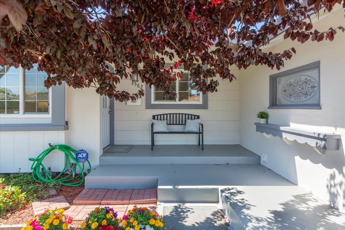 Detail Gallery Image 5 of 48 For 3562 Earl Dr, Santa Clara,  CA 95051 - 3 Beds | 2 Baths