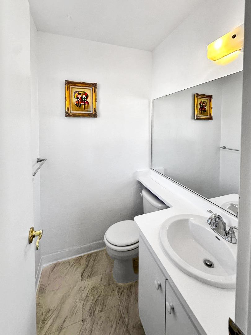 Detail Gallery Image 11 of 19 For 1201 147th Ave #D,  San Leandro,  CA 94578 - 2 Beds | 1/1 Baths