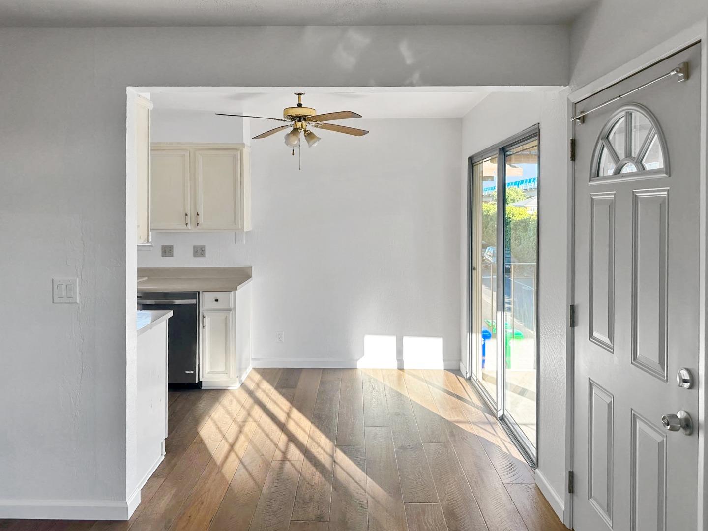 Detail Gallery Image 3 of 19 For 1201 147th Ave #D,  San Leandro,  CA 94578 - 2 Beds | 1/1 Baths