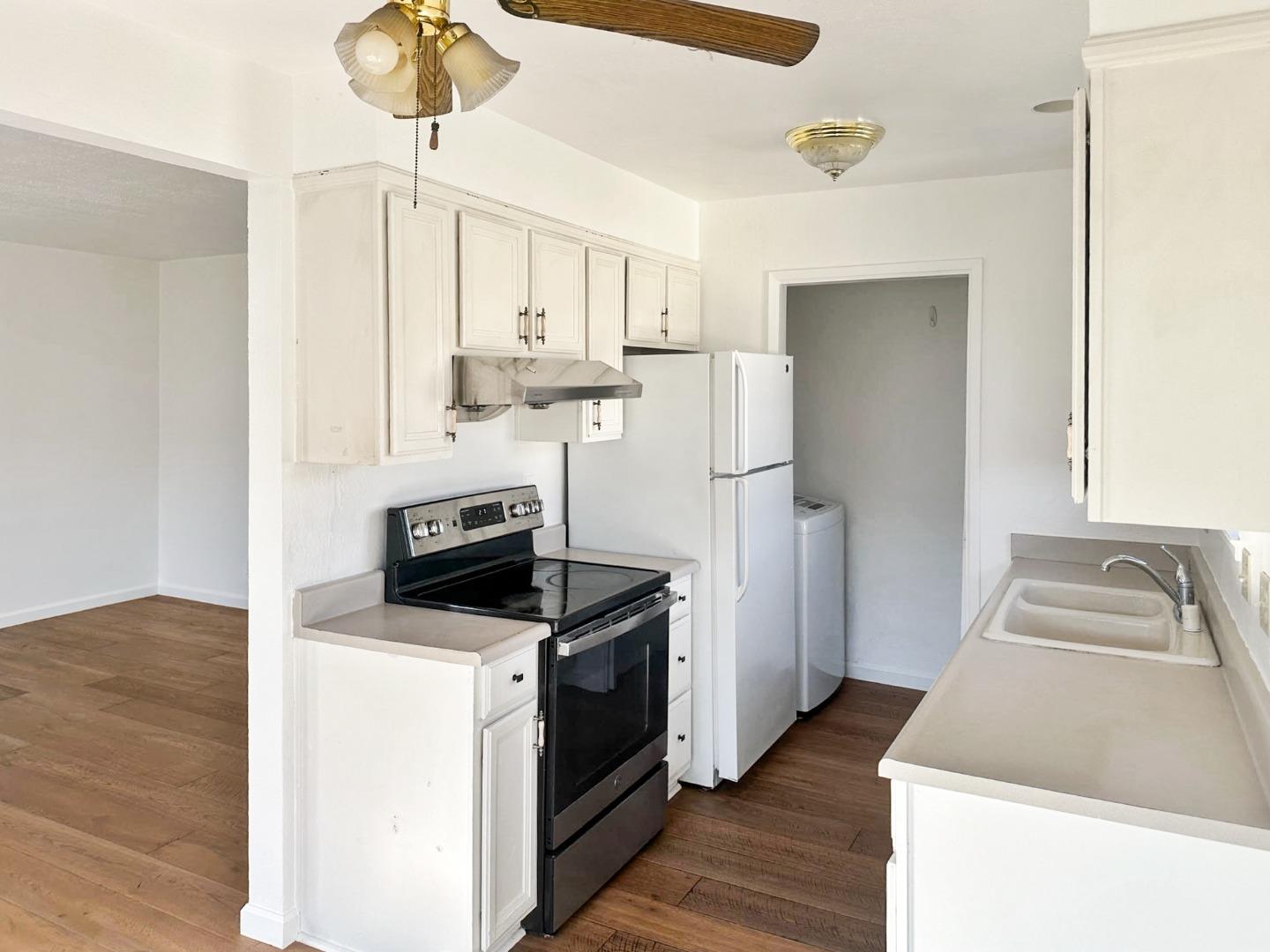 Detail Gallery Image 4 of 19 For 1201 147th Ave #D,  San Leandro,  CA 94578 - 2 Beds | 1/1 Baths