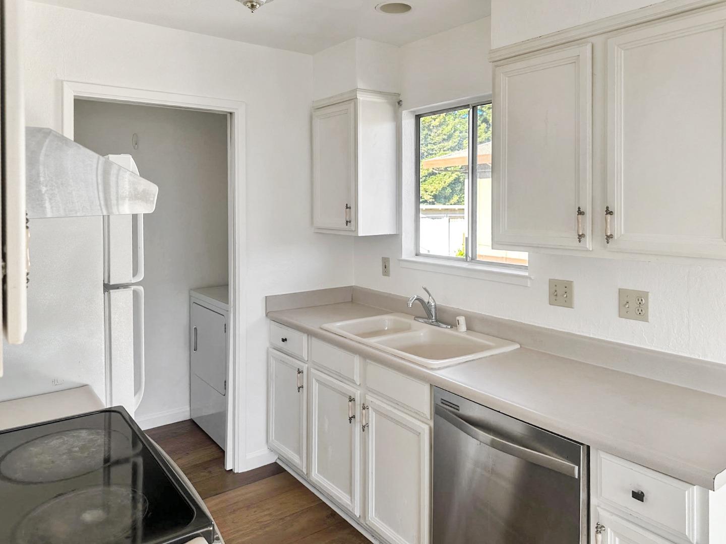 Detail Gallery Image 6 of 19 For 1201 147th Ave #D,  San Leandro,  CA 94578 - 2 Beds | 1/1 Baths