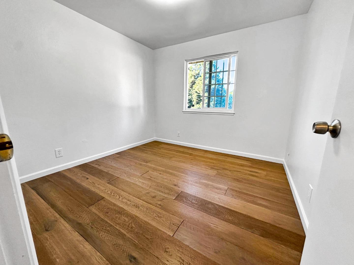Detail Gallery Image 8 of 19 For 1201 147th Ave #D,  San Leandro,  CA 94578 - 2 Beds | 1/1 Baths