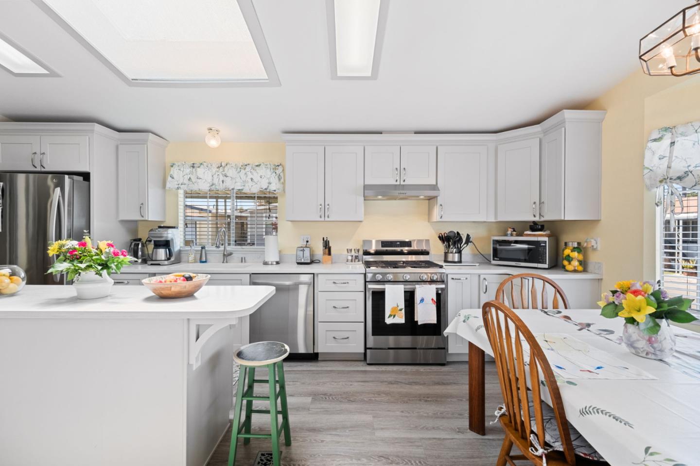 Detail Gallery Image 14 of 52 For 600 E Weddell Dr #126,  Sunnyvale,  CA 94089 - 3 Beds | 2 Baths