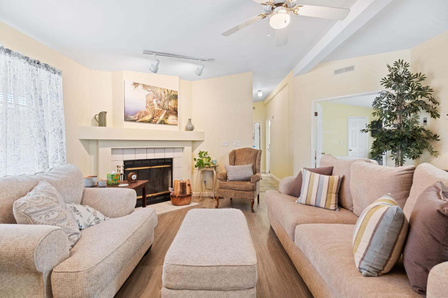 Detail Gallery Image 7 of 52 For 600 E Weddell Dr #126,  Sunnyvale,  CA 94089 - 3 Beds | 2 Baths