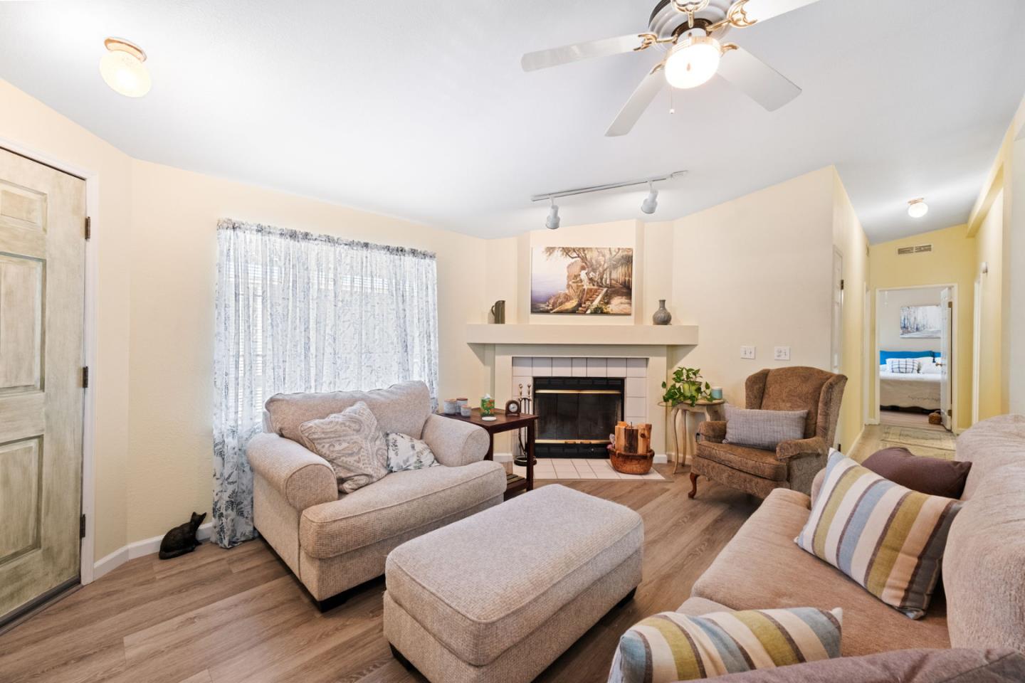 Detail Gallery Image 8 of 52 For 600 E Weddell Dr #126,  Sunnyvale,  CA 94089 - 3 Beds | 2 Baths
