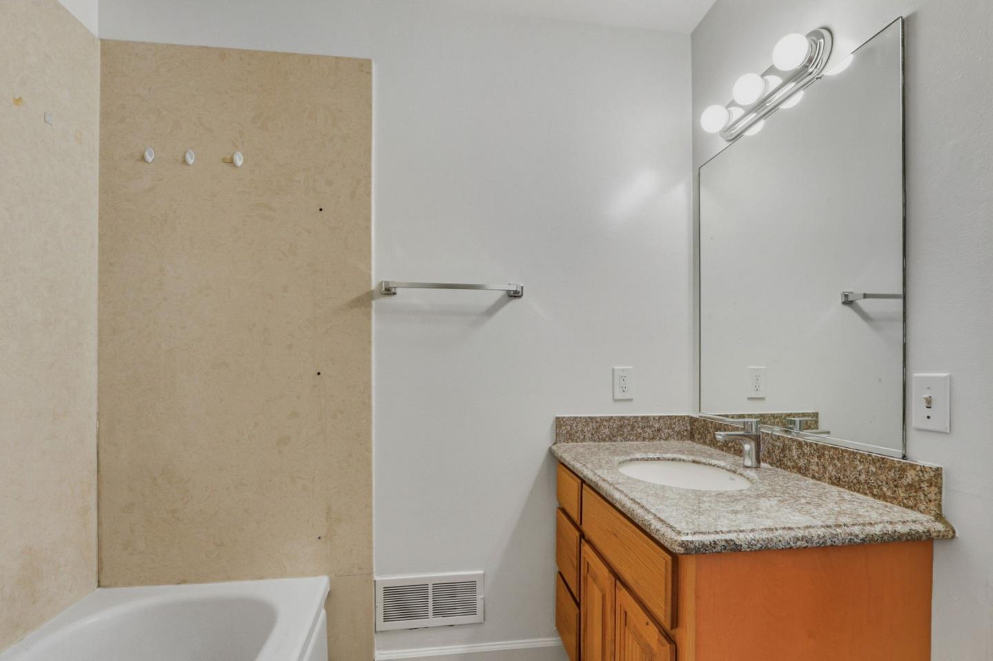 Detail Gallery Image 25 of 31 For 800 Leigh Ave, San Jose,  CA 95128 - – Beds | – Baths